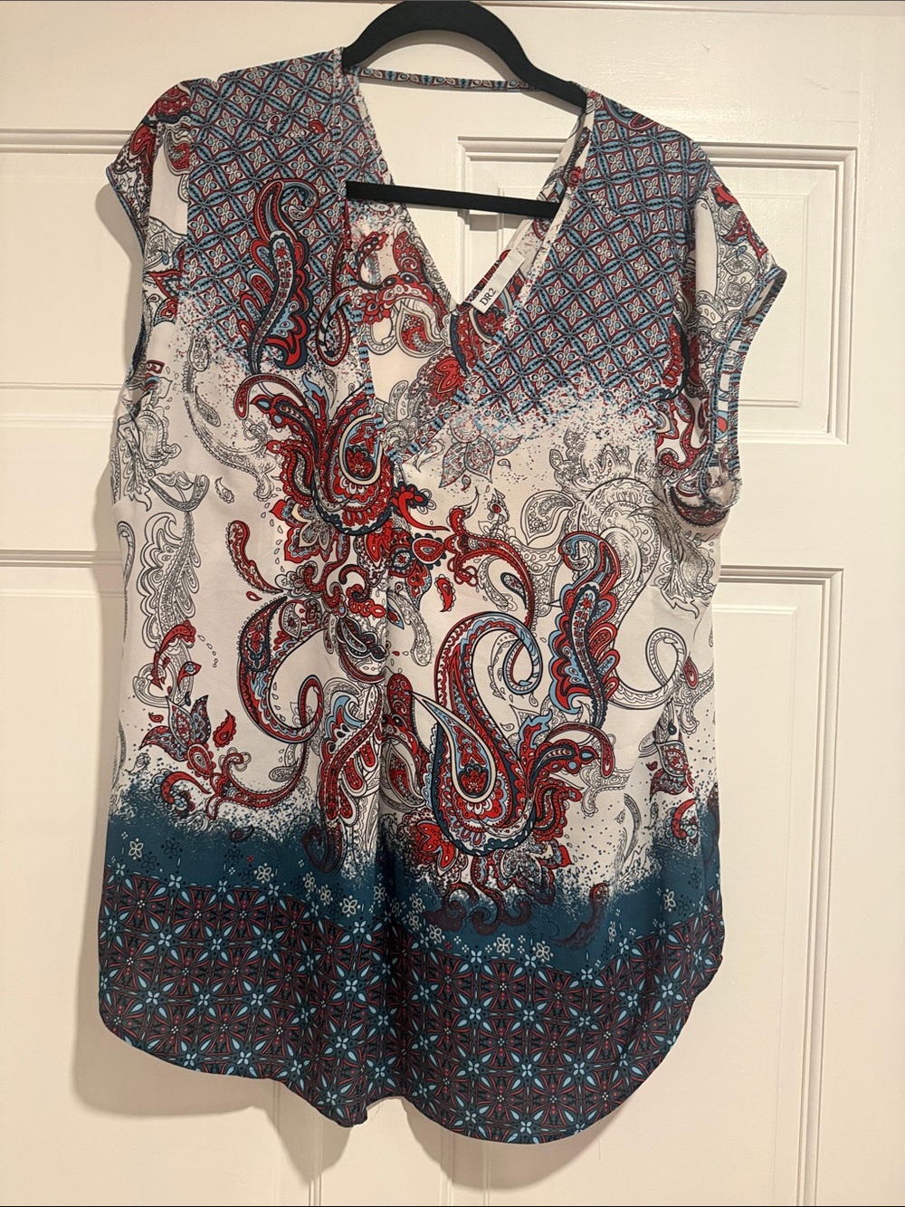 DR2 White Paisley V-Neck Cap Sleeve Top with Red & Teal Accents